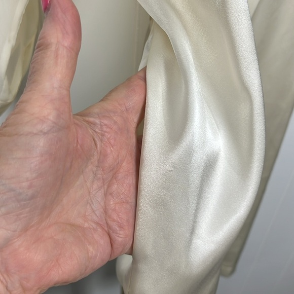 Valerie Stevens Womens Robe XL Cream Wide Sleeves Embroidery Pockets Belt Poly - Picture 5 of 12